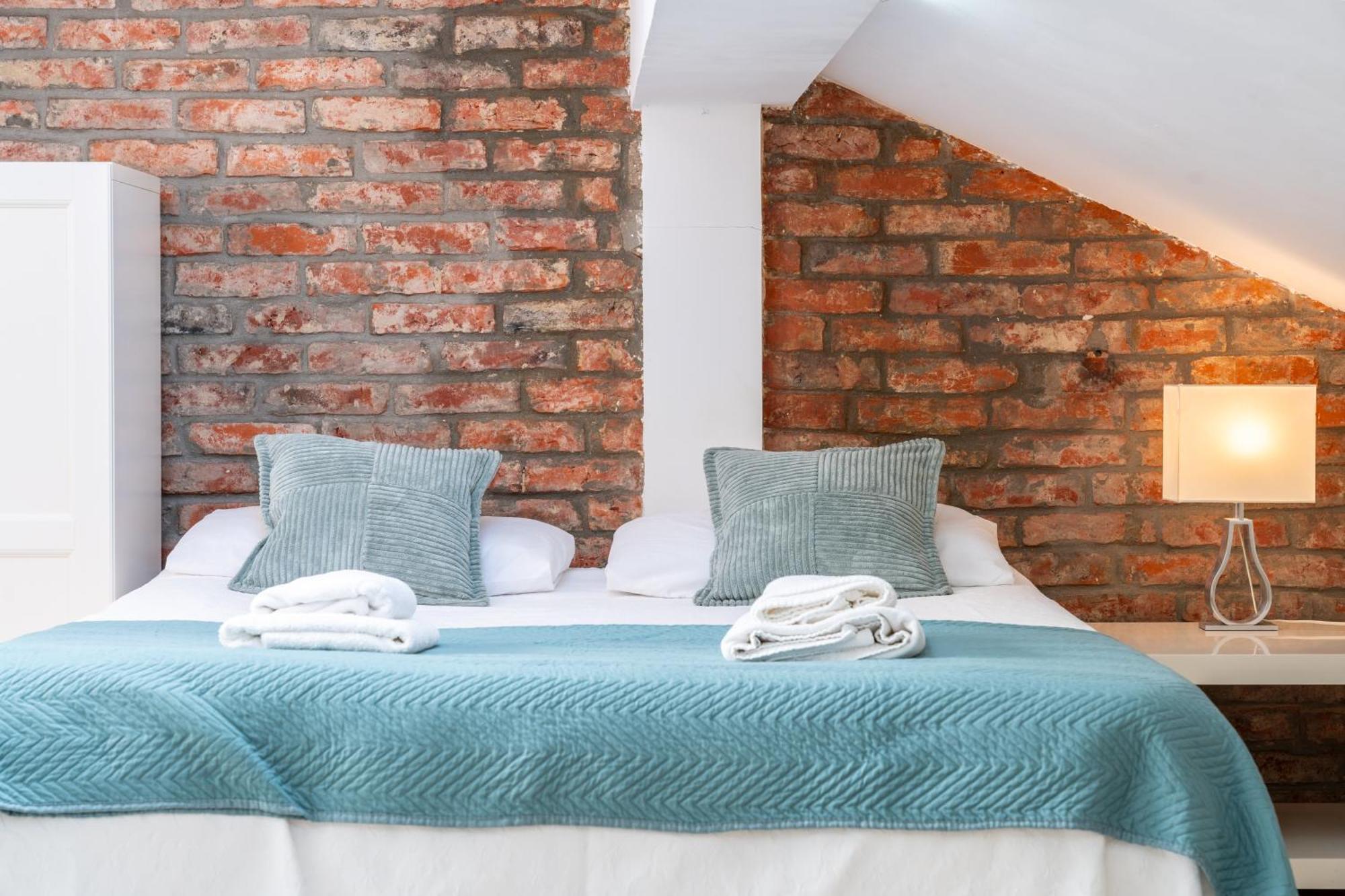 Loft En Calle Emblematica By Urbanhosting Santander Buitenkant foto